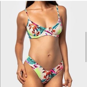 Blackbough M Bikini Set Willow Top Stassy Bottoms